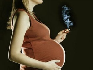 Ожирение и курение во время беременности снижают концентрацию спермы у сыновей