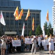 Алтайским медикам разрешили митинг против низких зарплат