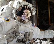 Астронавты узнают, как ведут себя микроорганизмы в космосе