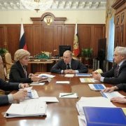 Путин обсудил с министрами модернизацию здравоохранения