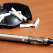 ВОЗ хочет приравнять электронные сигареты к обычному табаку