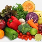 Диета из фруктов и овощей не спасет от лишних килограммов
