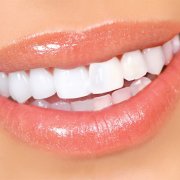 Уход за полостью рта стимулирует зубное долголетие и красоту