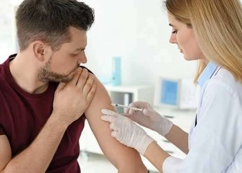 Вакцинація дорослих: Що перевірити, коли йдете вакцинуватись від дифтерії і правця